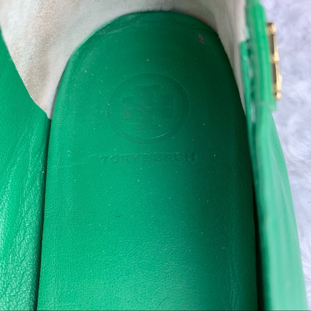 Tory Burch Green Leather Ballet Flats with Gold Logo - Picture 6 of 7